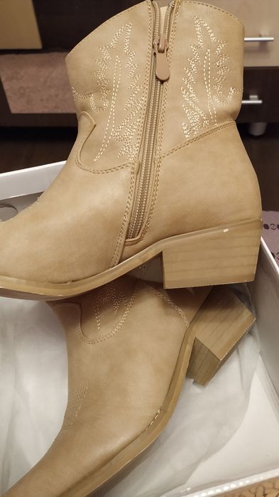 Botine noi mărime 37