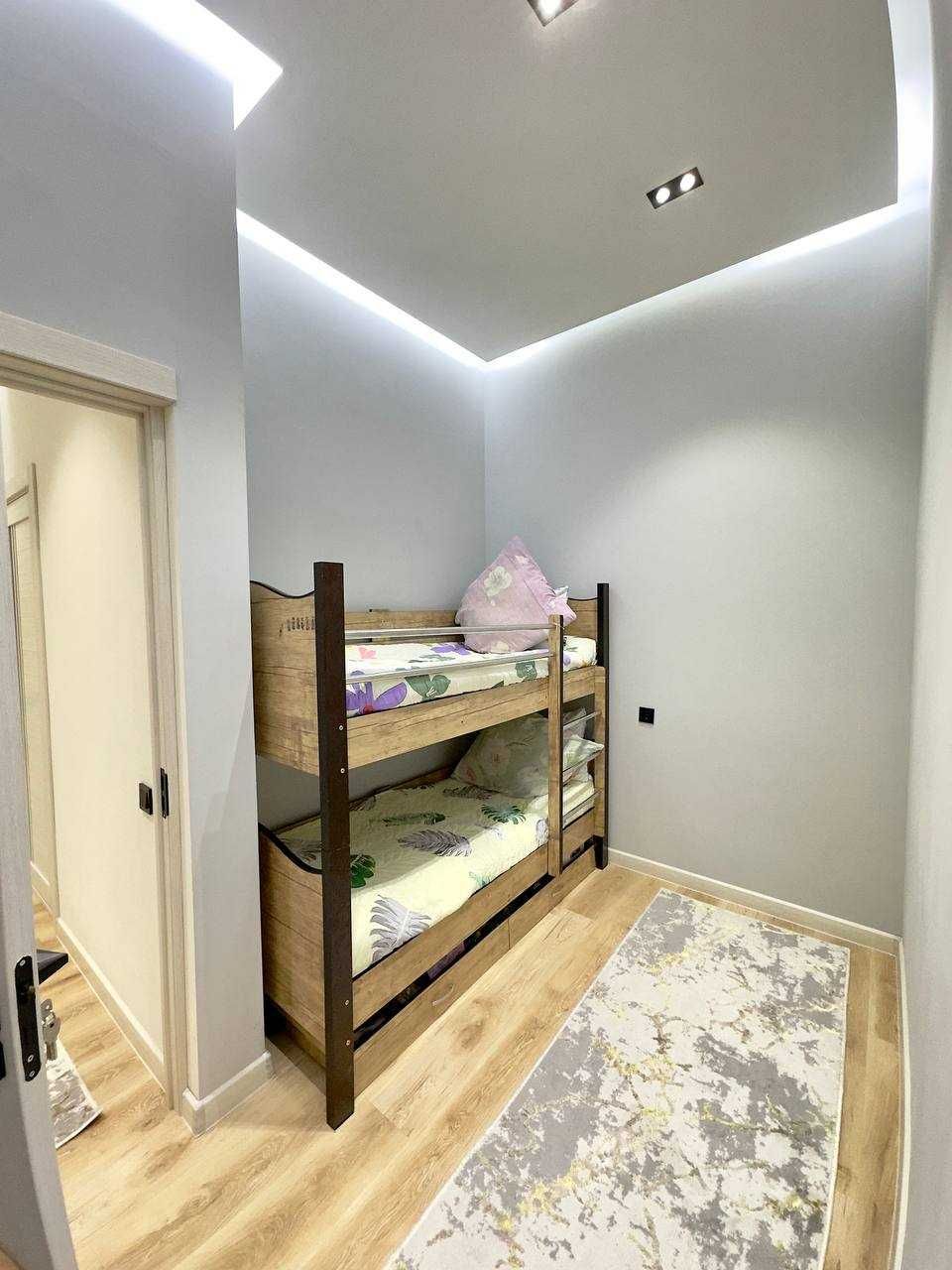 Срочно продаётся 4х комнотная квартира 87кв.м 135000$ харошим ремонтом