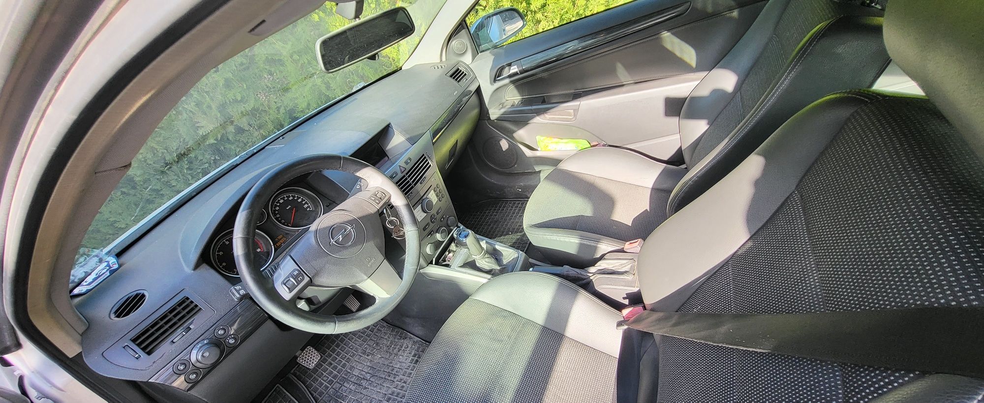 Opel Astra H GTC 1.9 CDTI 120h.p.