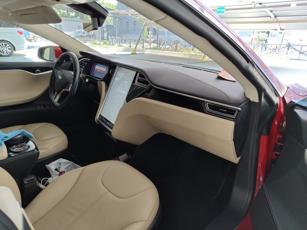 TESLA Model S 2014г