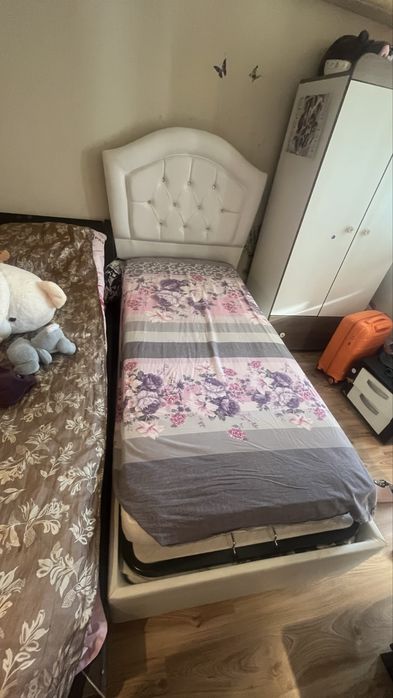 Тапицирано легло 90/200