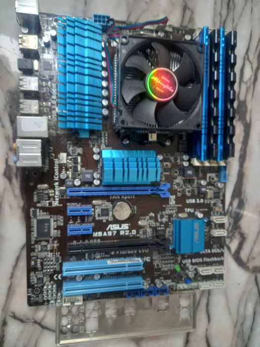 Дъно ASUS M5A97 EVO R2.0 +AMD FX-6300+16gb AM3+