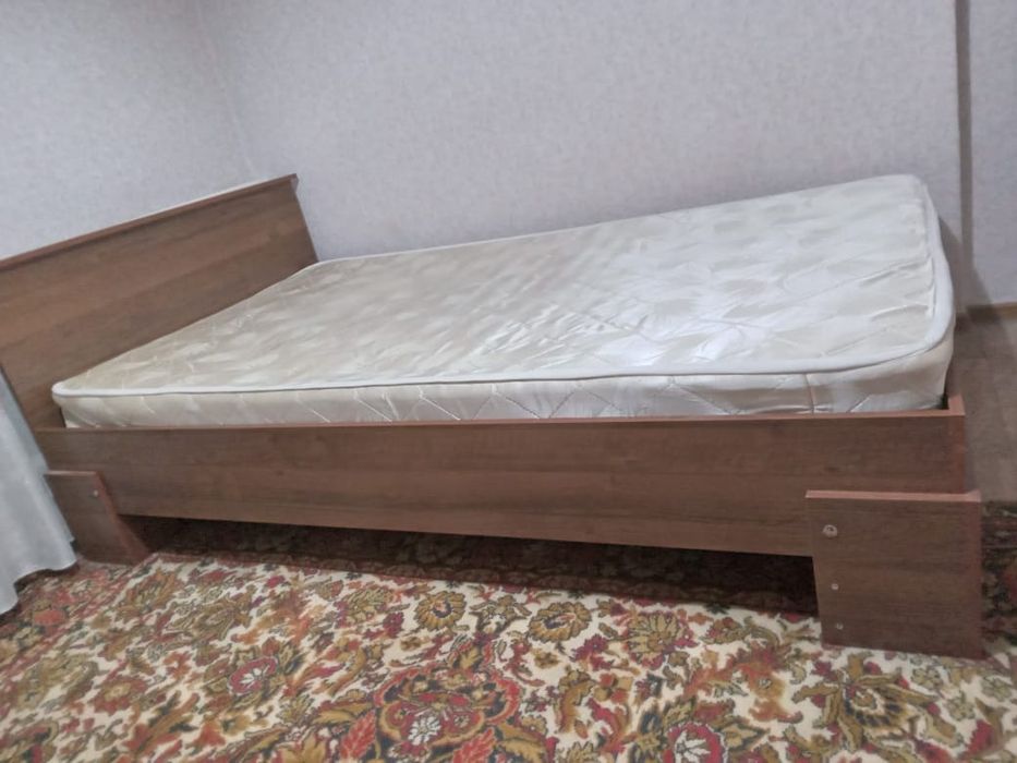 Продаю кровать ,кровать деревянная в хорошем состоянии