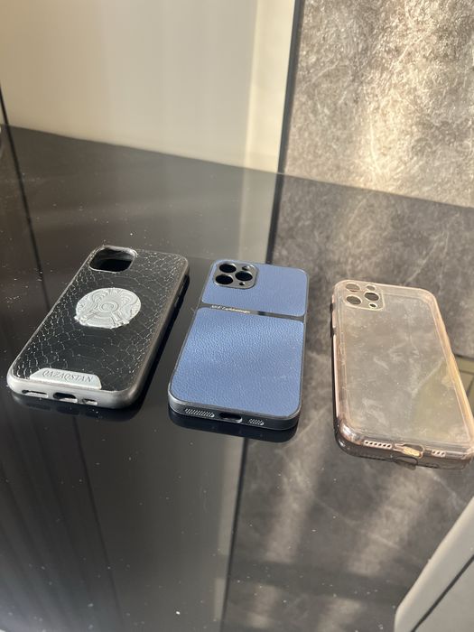 Продам чехлы на Айфон 11 Pro