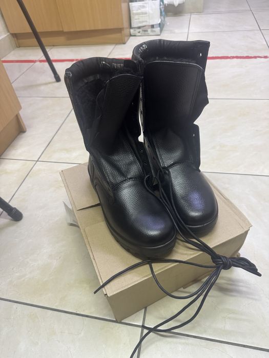 Продам берцы зимние