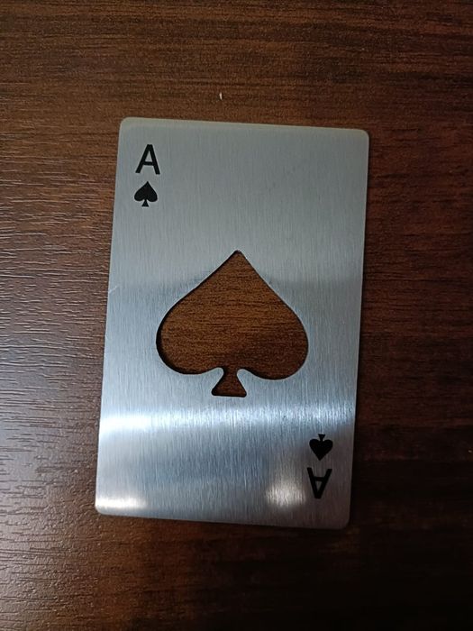 Открывашка в виде  карты туз пики