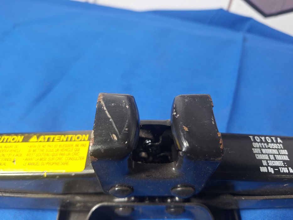 CRIC AUTO Oem TOYOTA Auris Corolla Prius - CA NOU