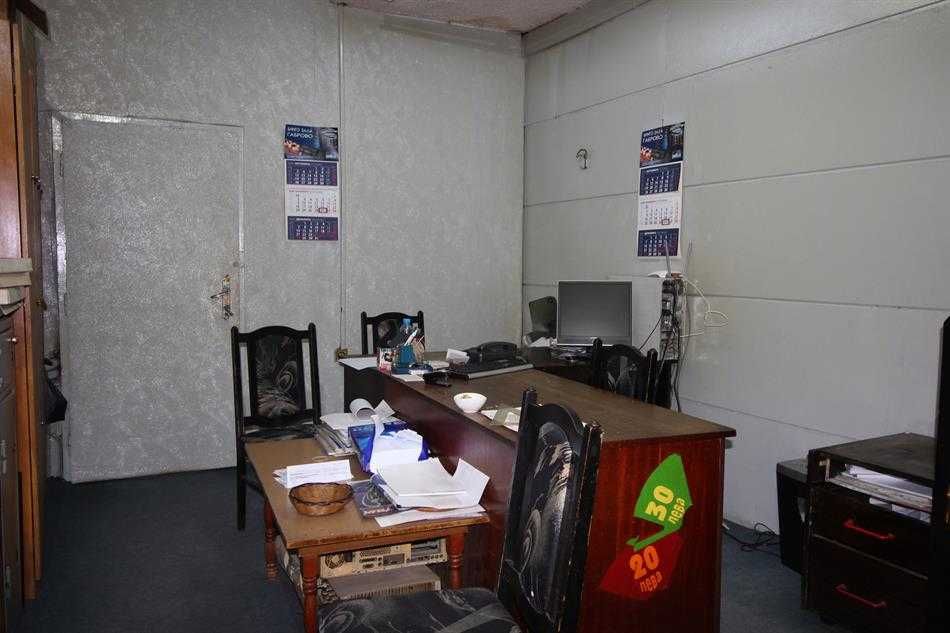 Продава се Магазин в Габрово, Център - 570 кв.м за 537 €/кв.м - Снимка #4