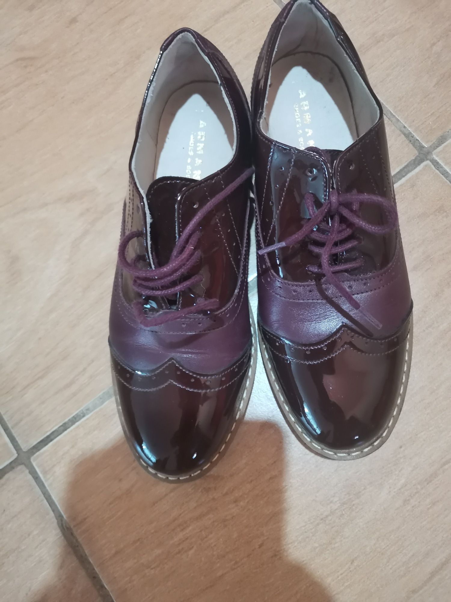 Pantofi Oxford noi