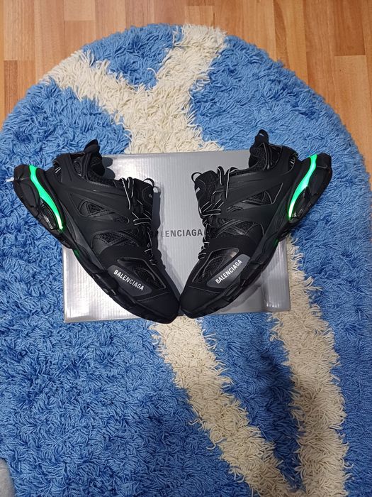 Balenciaga track led