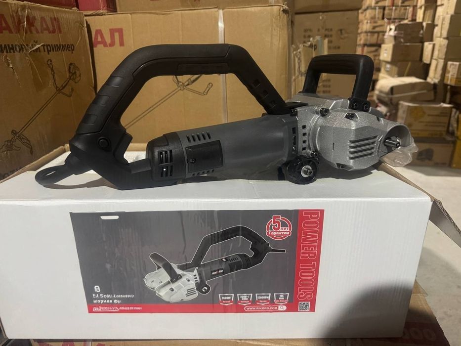 Машина для снятия старой краски и шпаклевки. Рубанок для подготовки