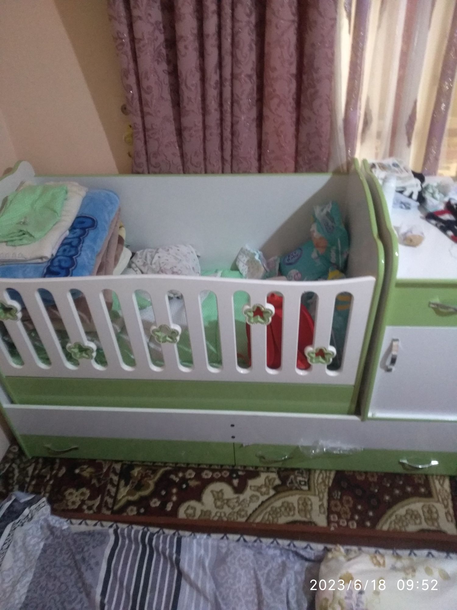 Продам детскую кроватку