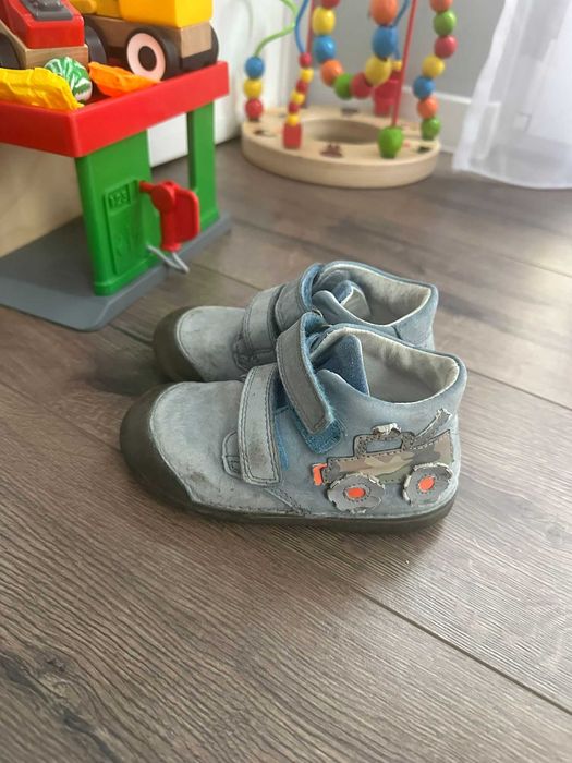 Детски обувки и пантофи