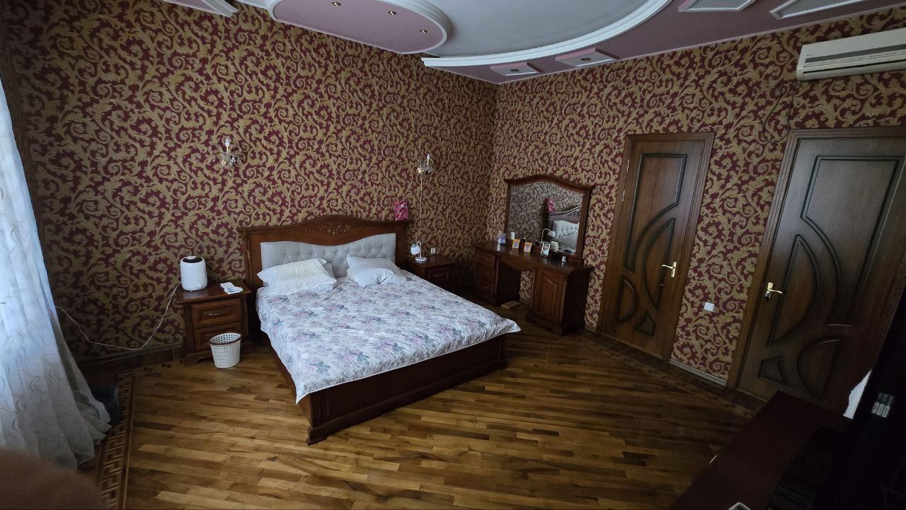 Продам большой дом в Чирчике