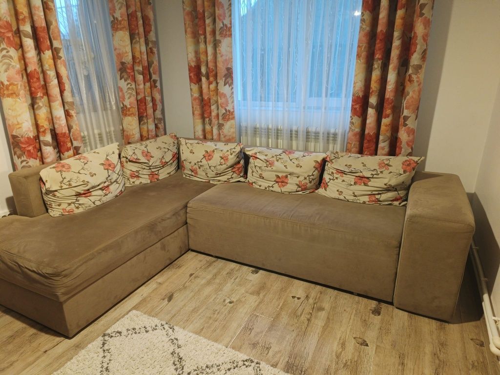 Canapea, colțar extensibilă