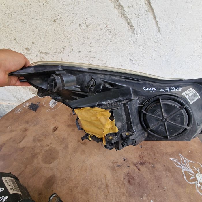 Opel Corsa D opc 2009 ляв и десен фар