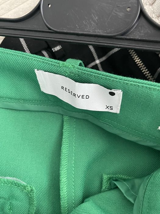Pantaloni Reserved