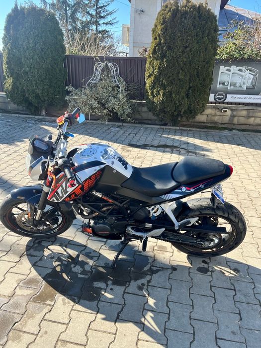 Vând KTM Duke 125