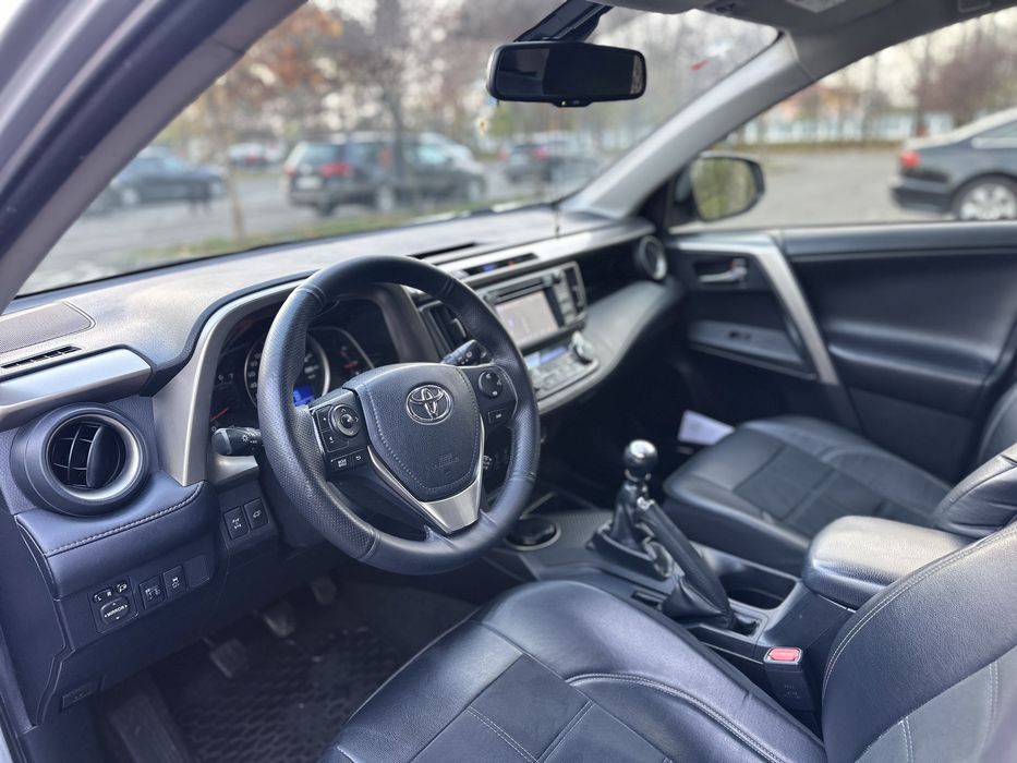 TOYOTA Rav 4 — 4x4