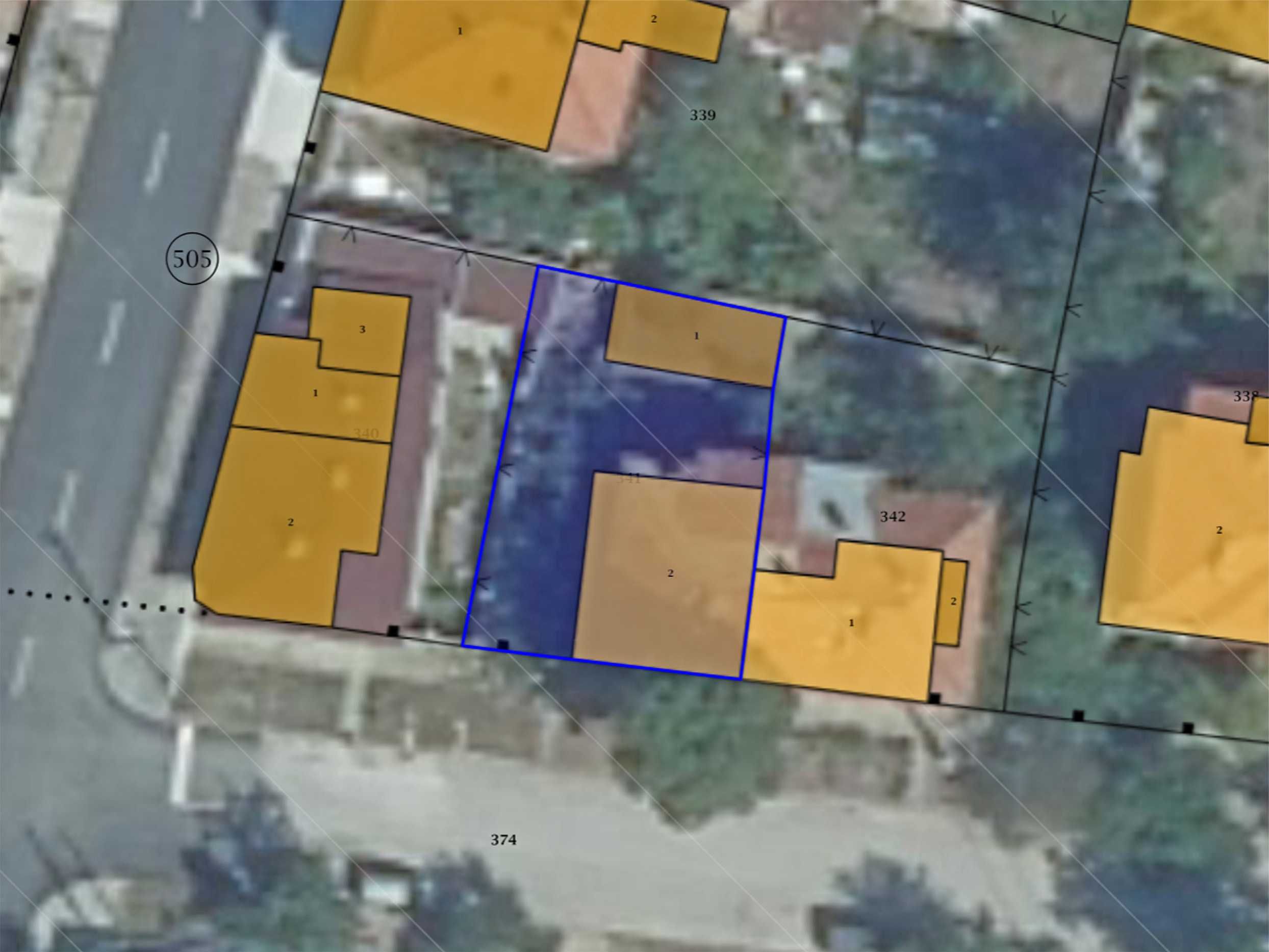 Продава ВТОРИ ЕТАЖ от двуетажна сграда в гр. Нови пазар. ТОП цена!