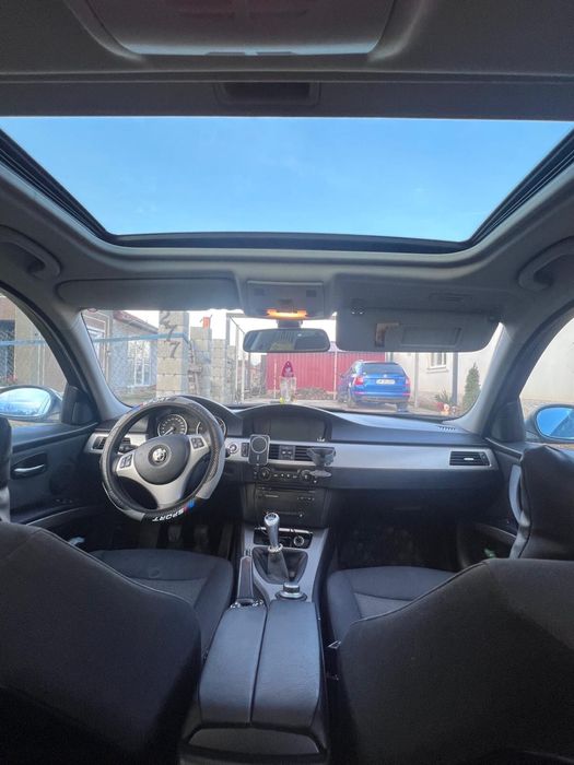 Vând BMW 320D e90