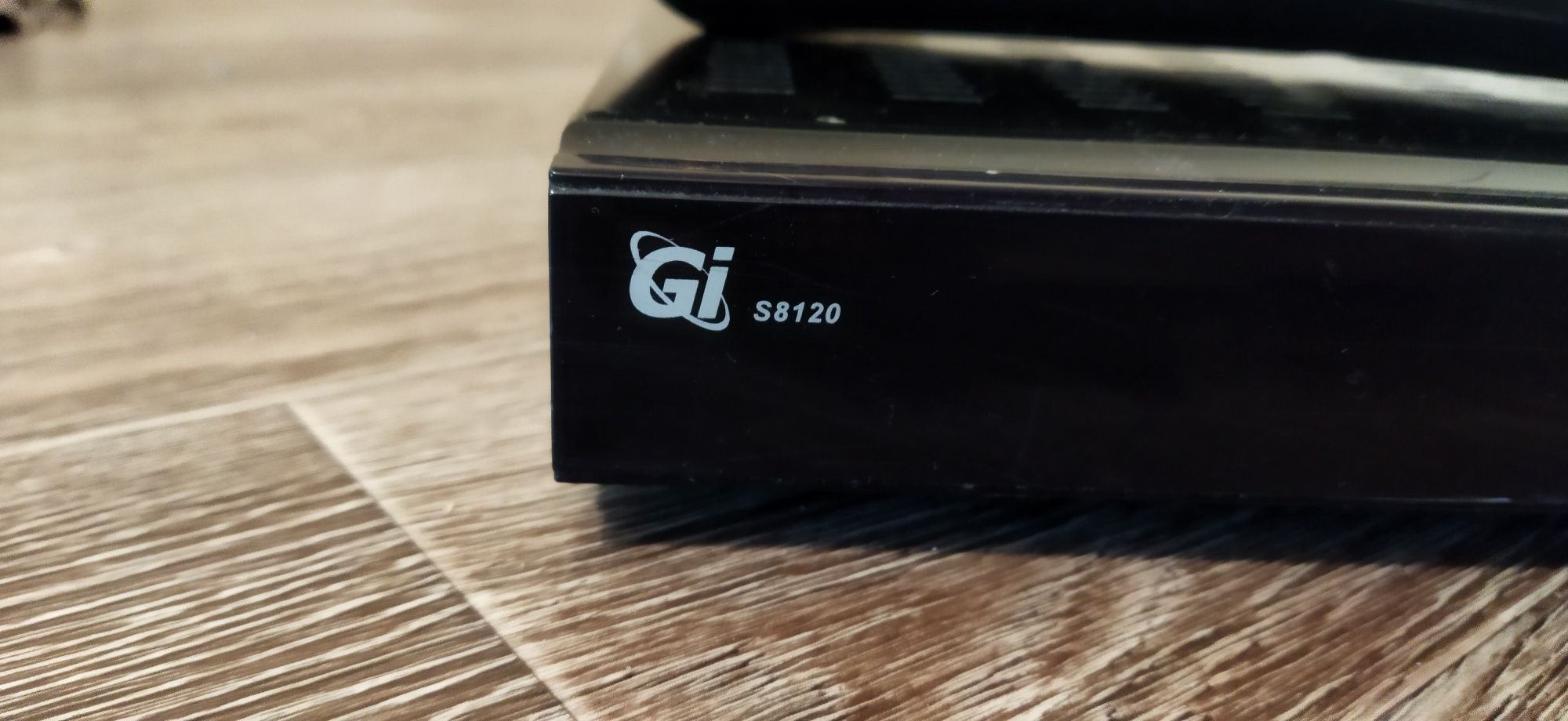 Продам спутниковый ресивер Gi