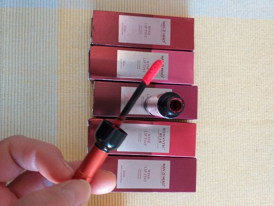 Ruj dama diferite culori