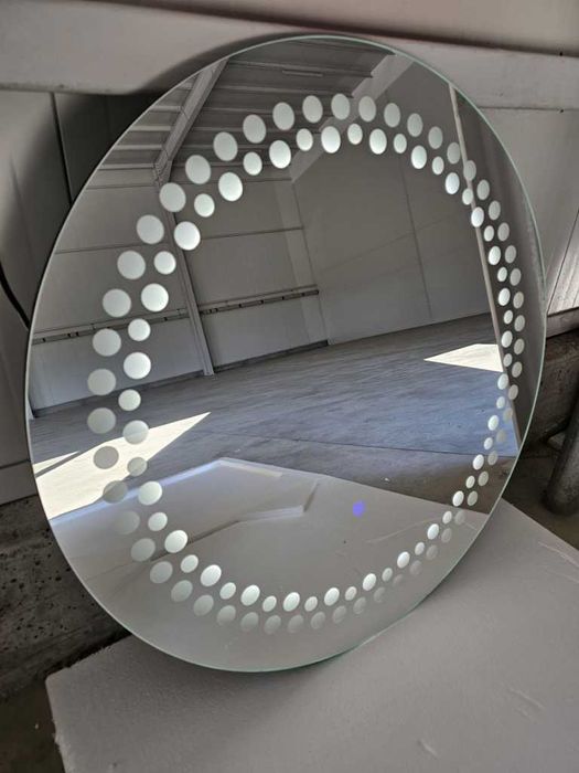 Луксозно огледало с LED осветление и сензорна технология