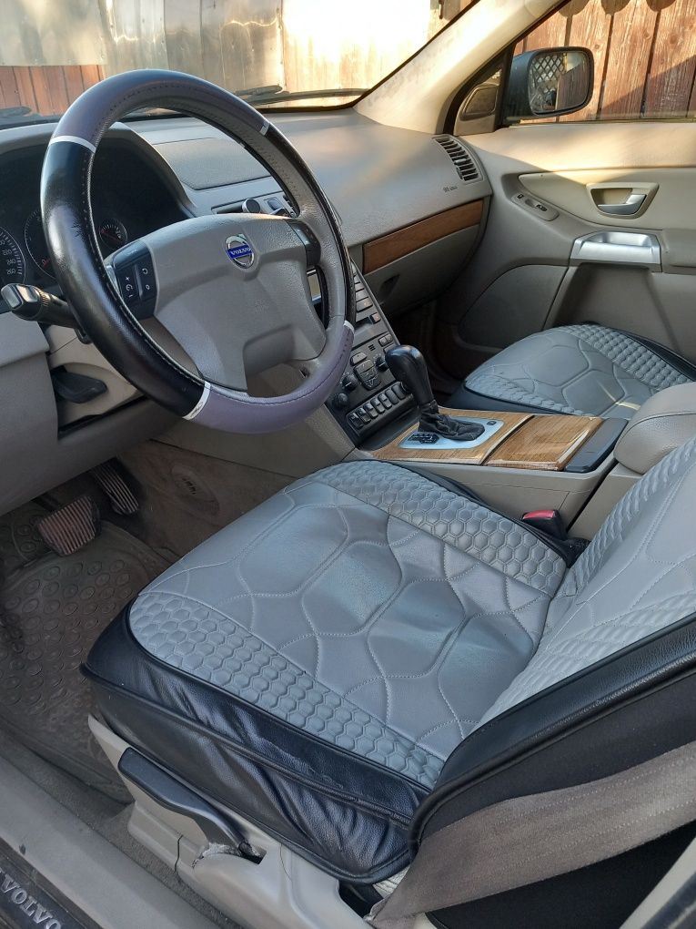 Vând Volvo xc90,2006,185 cai,diezel,7 loc,automat.