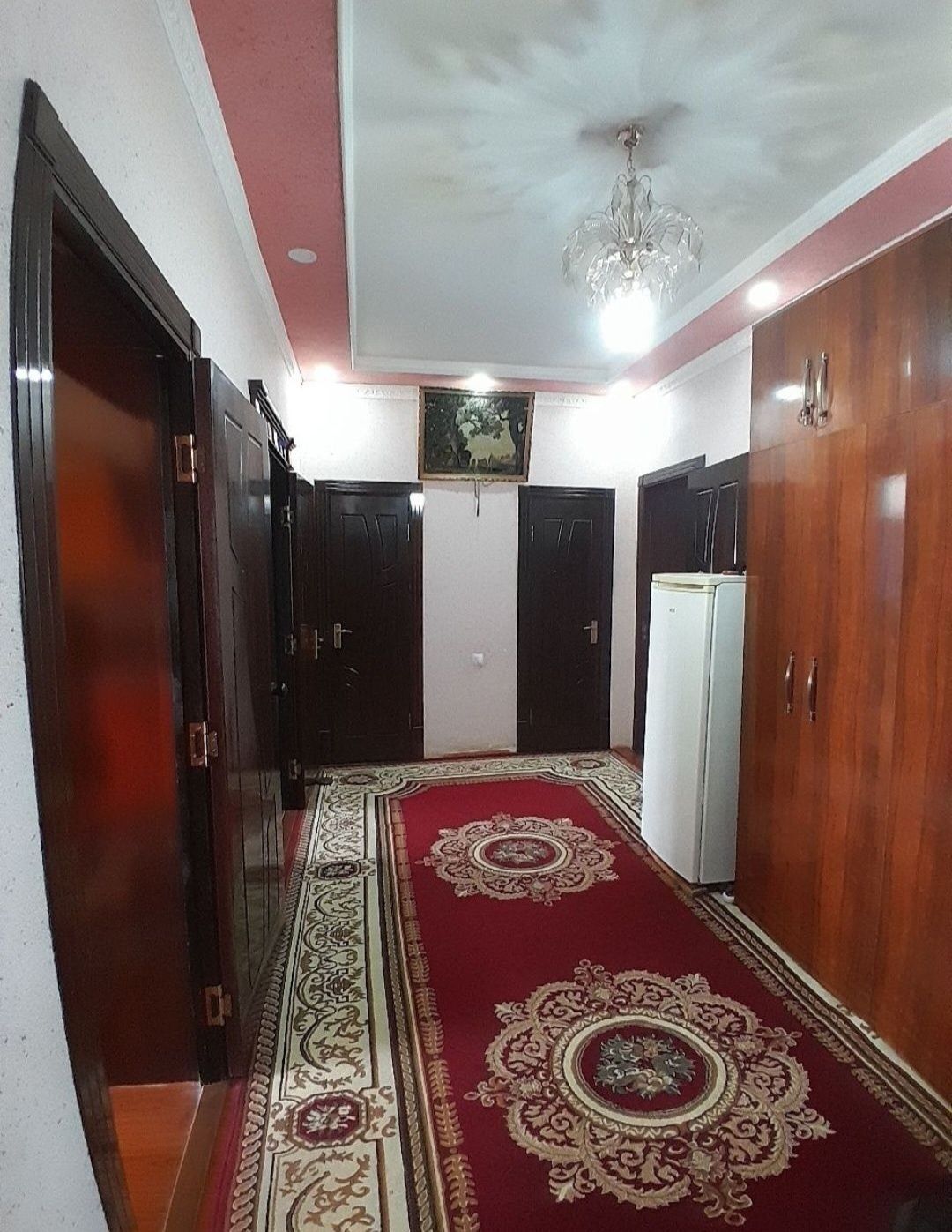 Қала орайынан кватира сатылады.