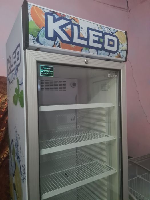 Холодильник ва морозильник сотилади.