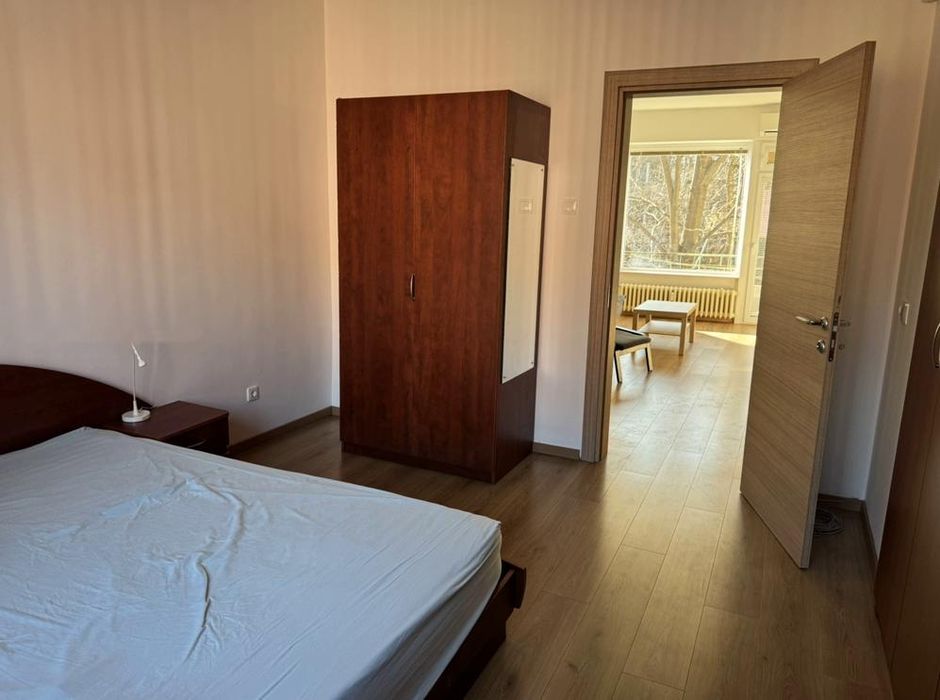 Дава се под наем Тристаен апартамент в София, Център - 95 кв.м за 925 € - Снимка #6