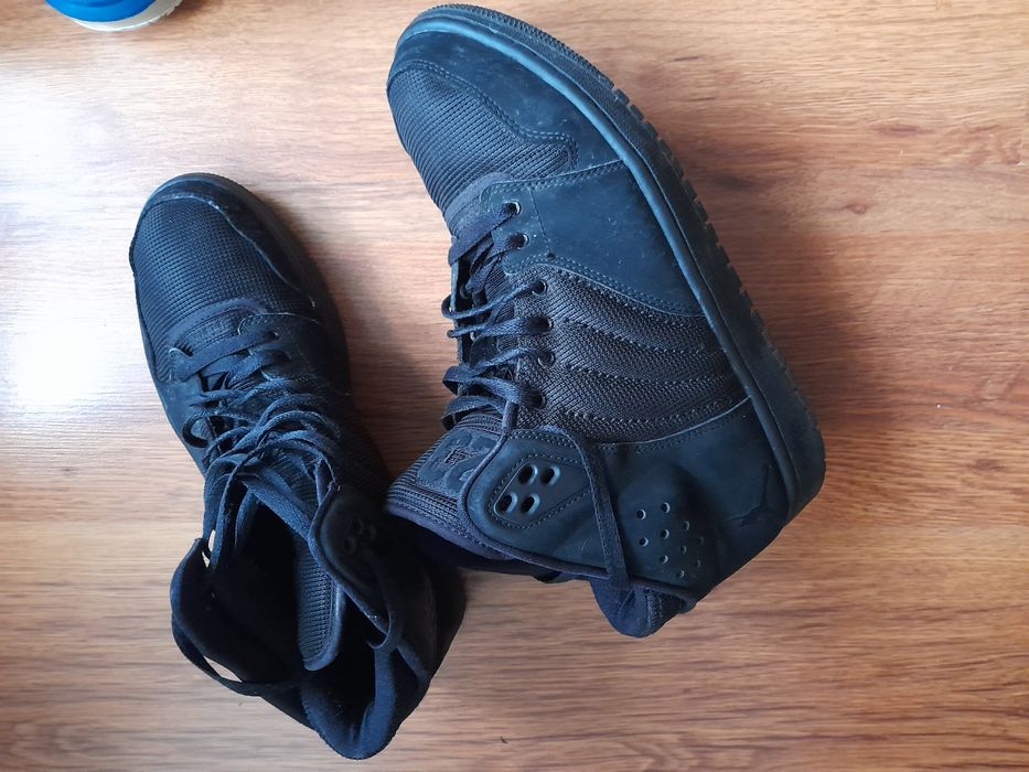 Jordan 1 кецове 44 номер.