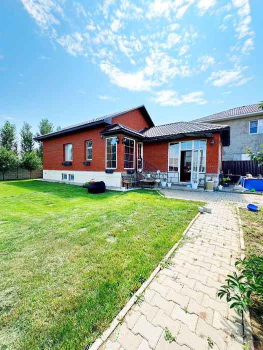 Продам дом Уркер - золотой квадрат