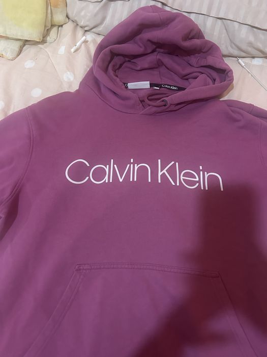 Оригинален Суитчър на Calvin Klein
