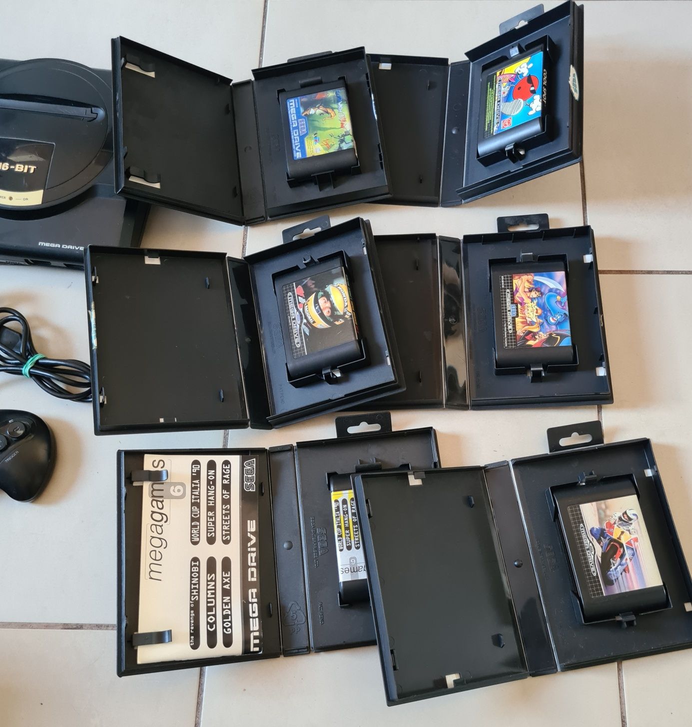 Consola Sega Mega Drive + 14 Casete Jocuri Originale