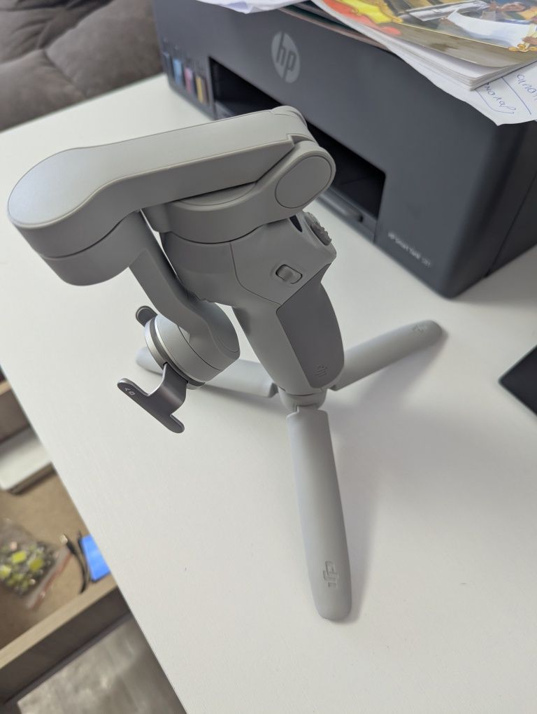 Продам стабилизатор Dji Osmo SE в идеальном состоянии