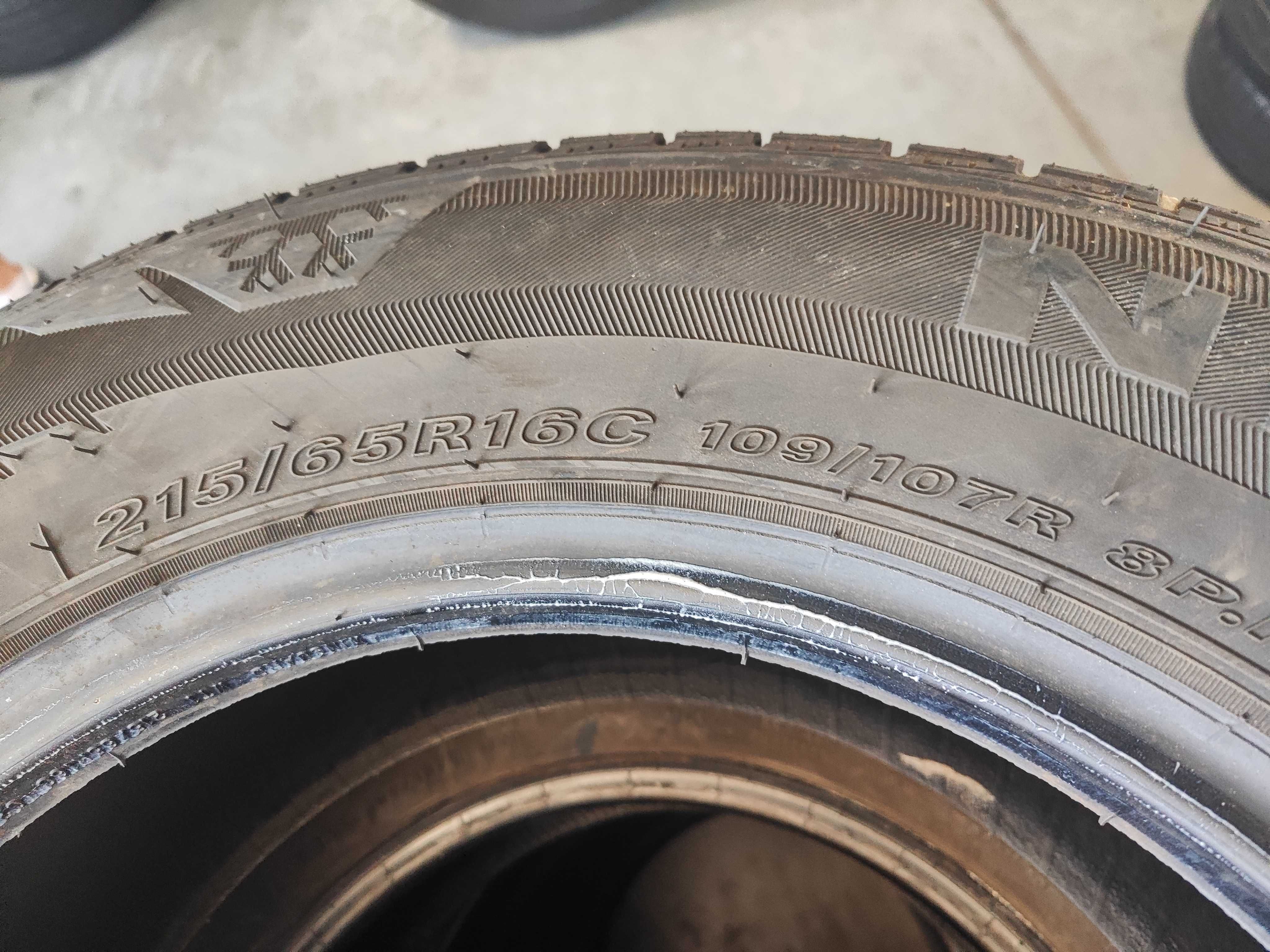 2бр.зимни гуми 215/65/16C Nexen