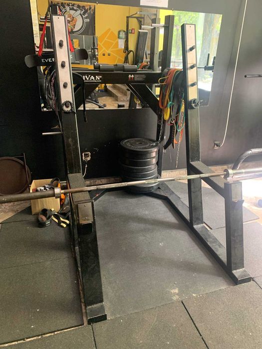 Професионална стойка за клек IVAN