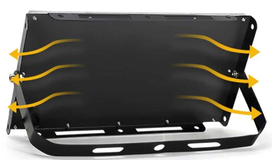 150W LED Прожектор IP65 Водоустойчив AC 220V – Топла Светлина