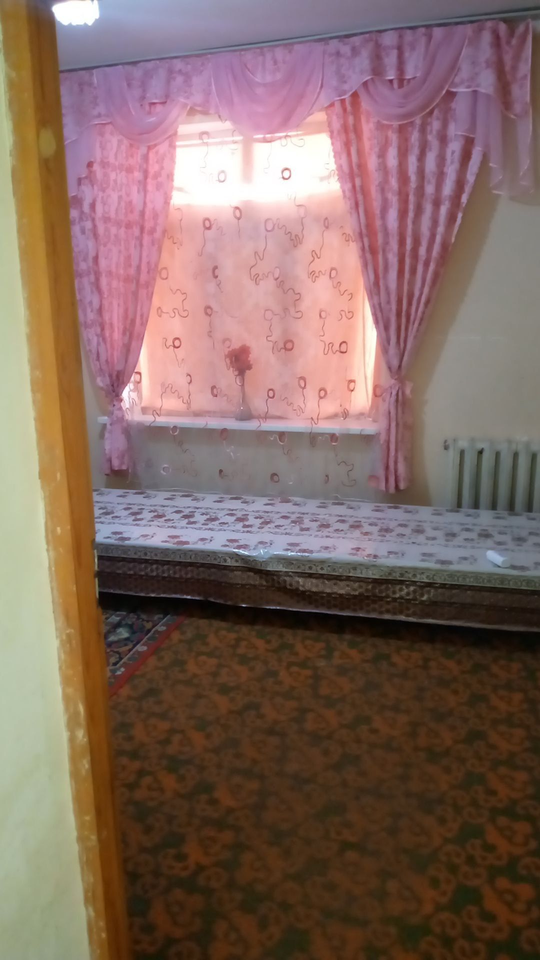 КОГОН Шахарда Уй сотилади.