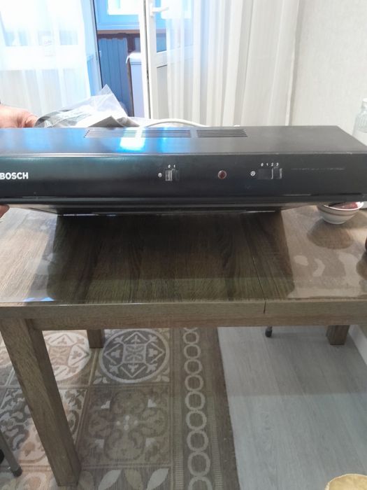 Продам вытяжку ! Почти новая !