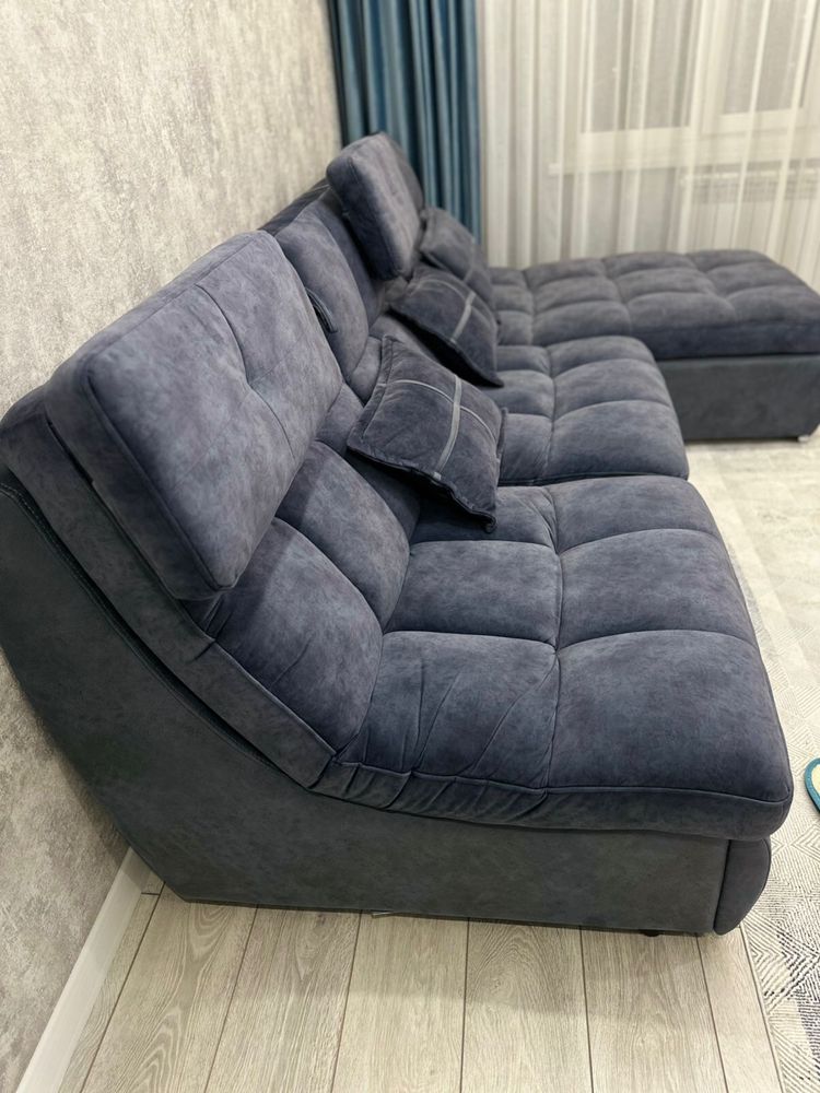 Продам Диван состояние нового.