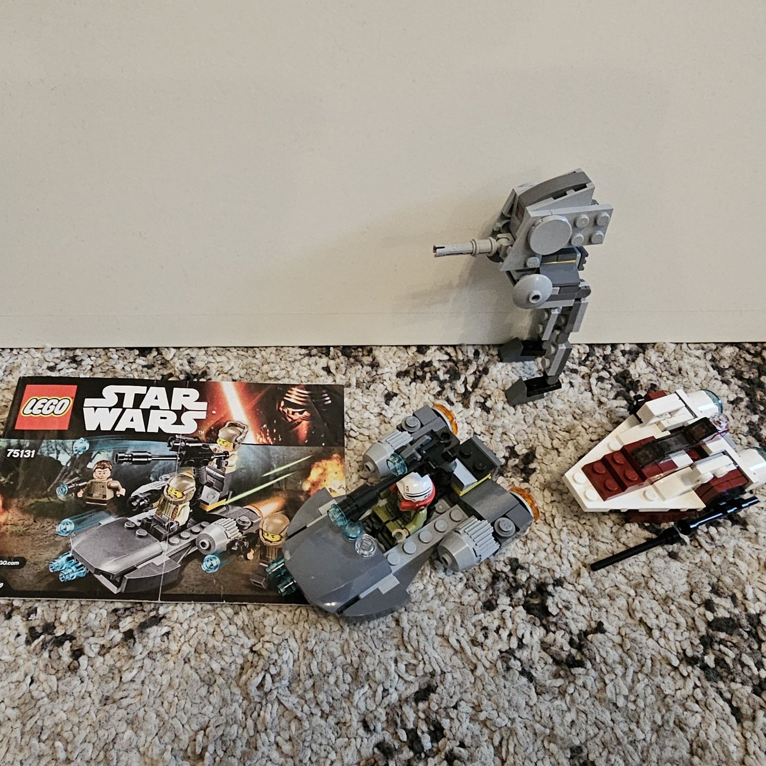 Lego Star Wars 75131 plus bonus nava și robot miniature