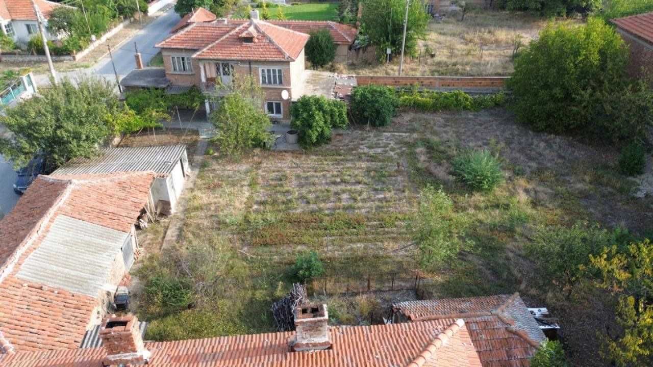 Къща в село Златовръх