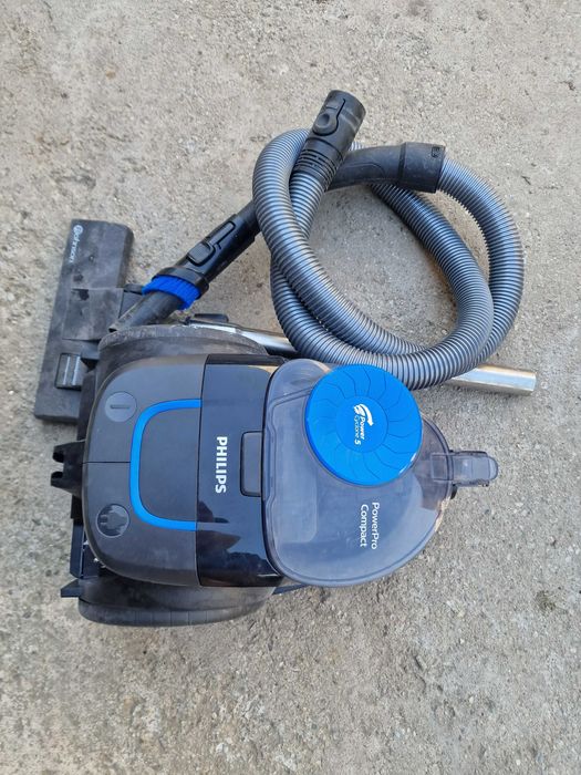 Vand aspiratoare puternice foarte curate cu accesorii