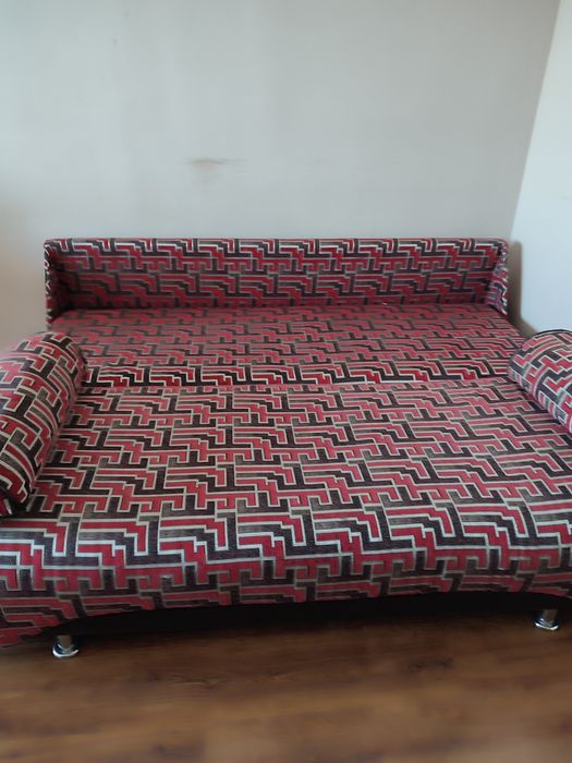Vând canapea extensibilă