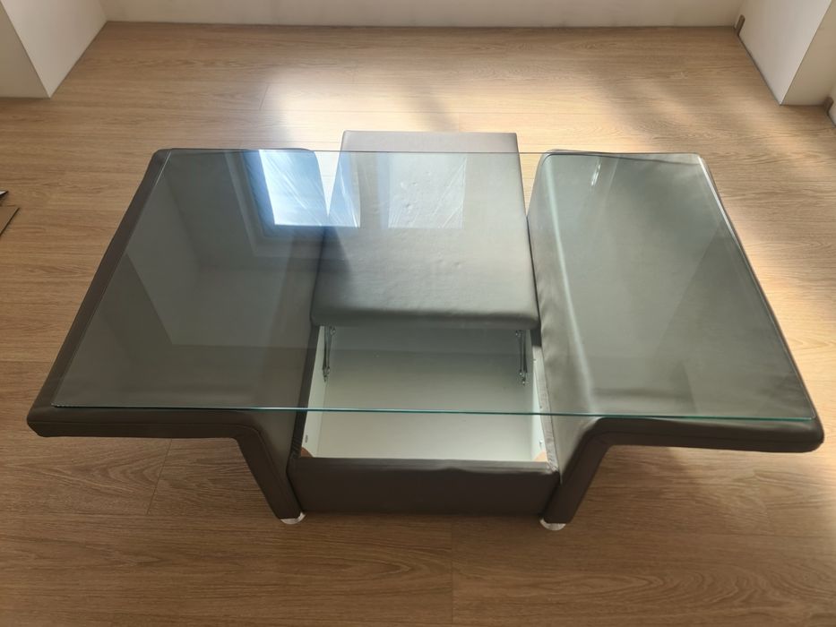 Холна маса естествена кожа/стъкло с място за багаж