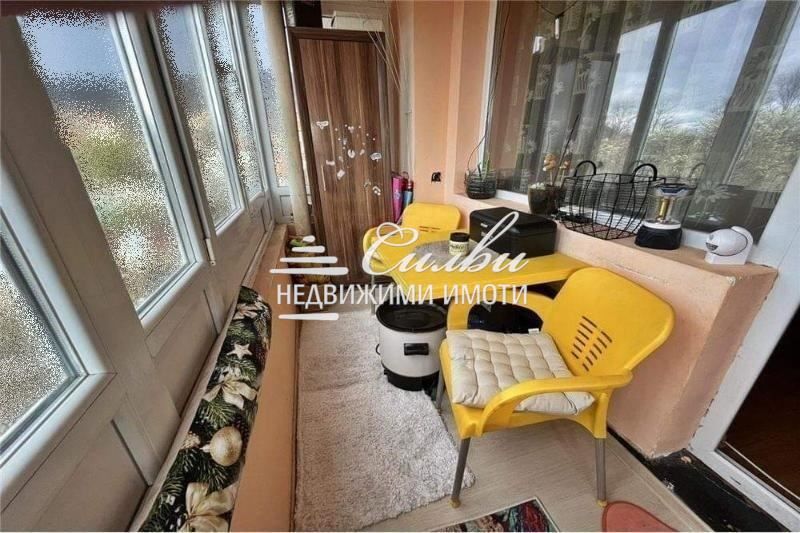 Етаж от МАСИВНА ТУХЛЕНА къща - кв. Дивдядово