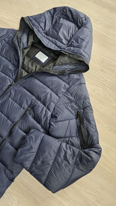 Zara якенце състояние Ново